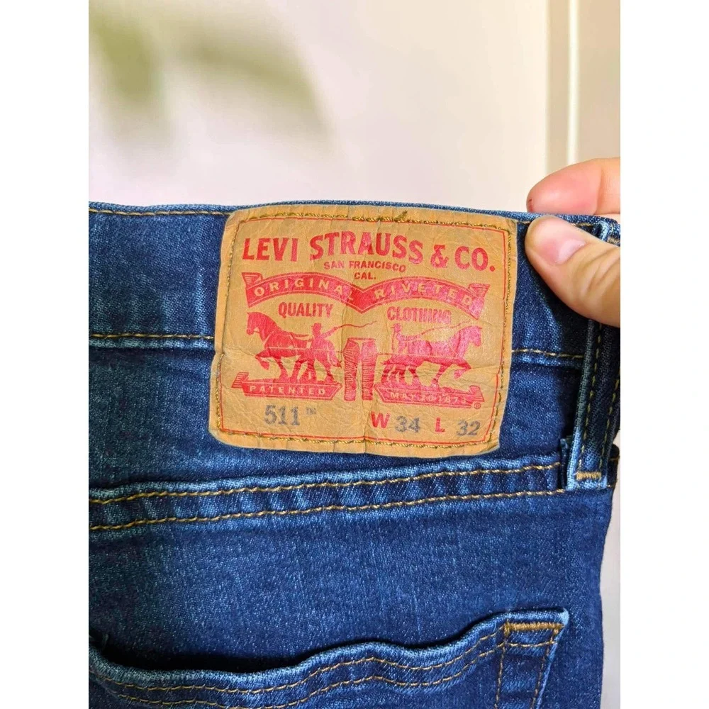 Levis measurements waist